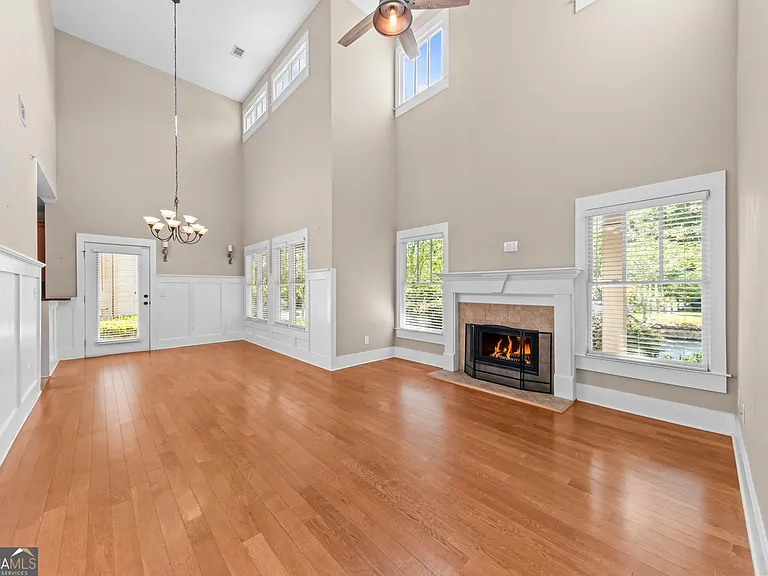 135 Idlewilde Dr — Photo 8