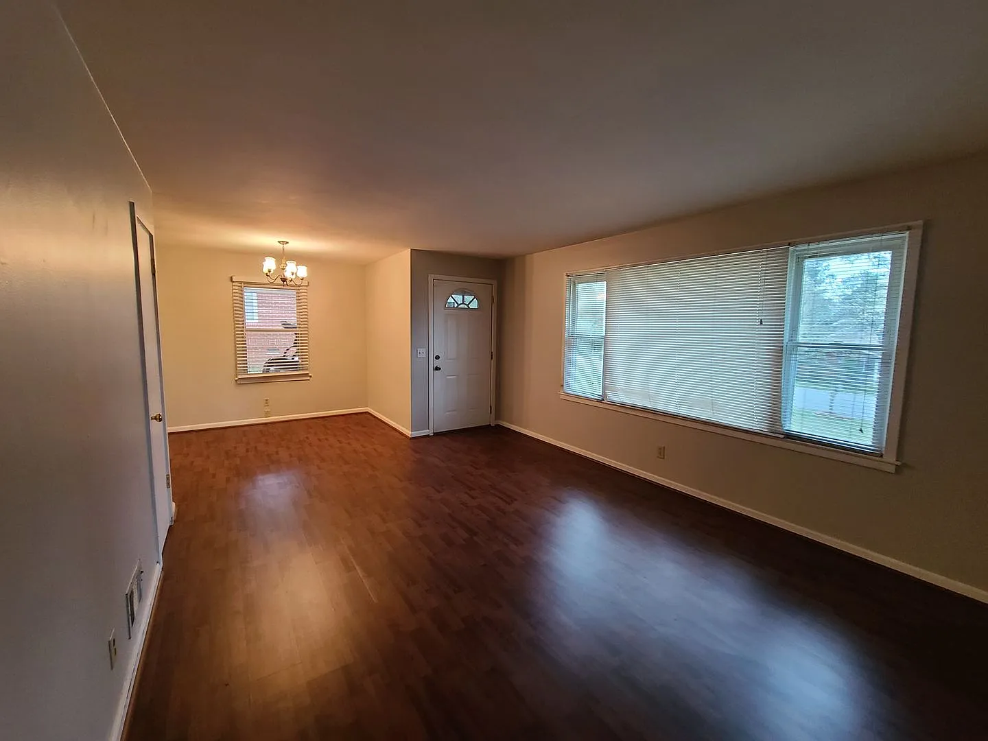 3 Bedroom 1 Bath Midtown — Photo 4