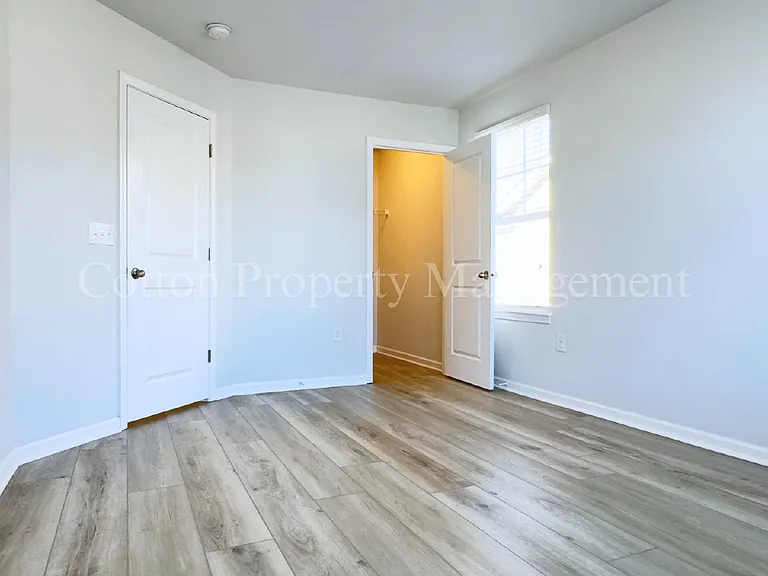 7313 Chipley Dr — Photo 22