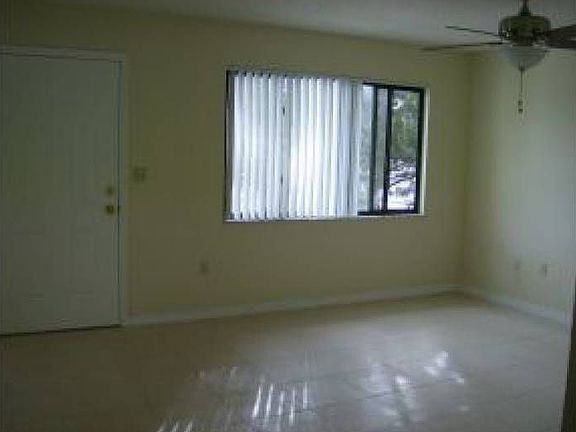 3rd image of 714 Indian River Ave