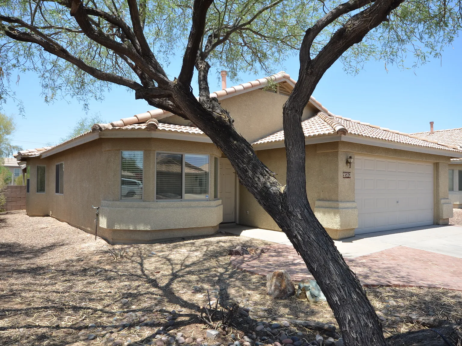 4 bed, 1660 sqft, $2,000 — Photo 2