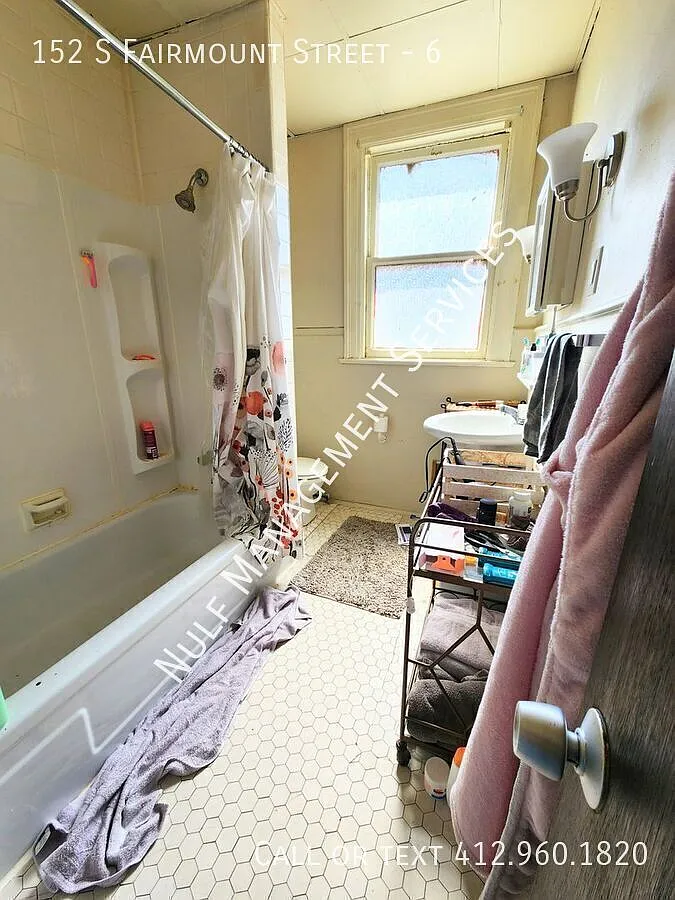 Building Photo - 152 S Fairmount St #6