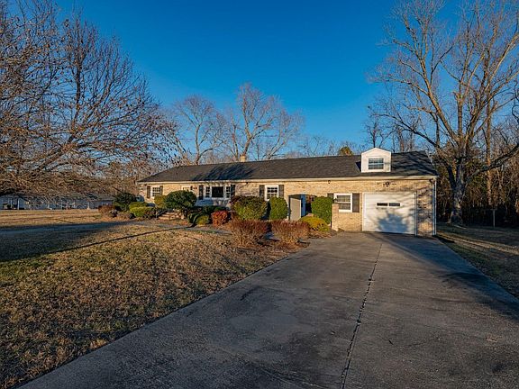 3rd image of 1303 Lola Avenue Ext