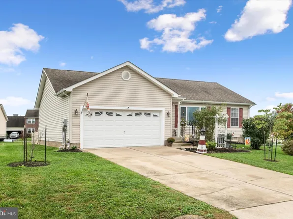 227 Tather Dr, Martinsburg, WV 25405