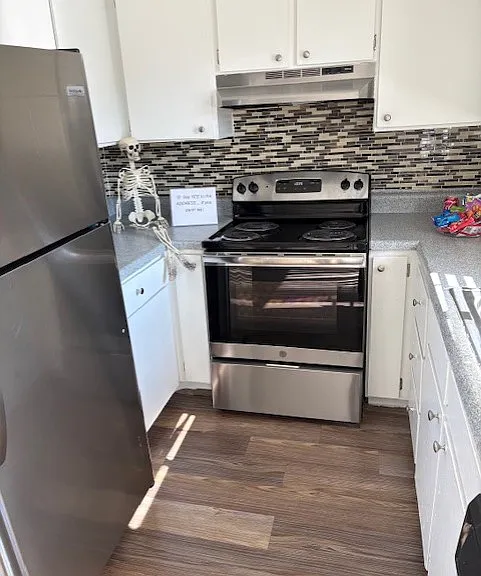 La Estancia Apartments — Photo 36