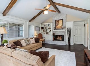 15211 Pleasant Valley Rd, Houston, TX 77062