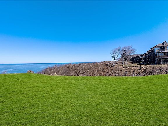 2nd image of 414 Fox Hill Dr #414