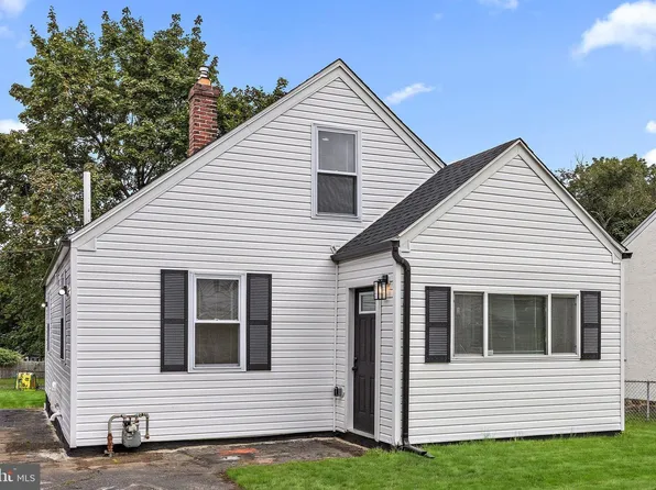 53 Seward Ln, Aston, PA 19014