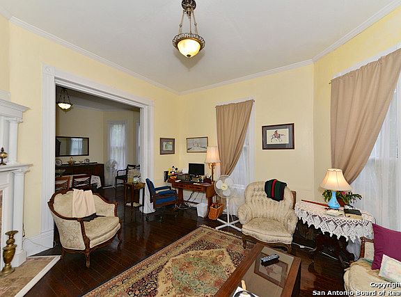 5th image of 1901 N Panam Expy