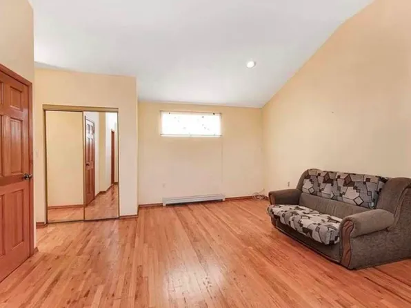 4817 Bedford Avenue image 13 of 17