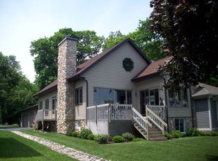 1522 Hiawatha Dr, Delavan, WI 53115