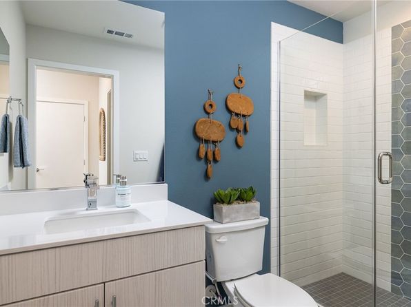 125 Towns Ave, Upland, CA 91786
