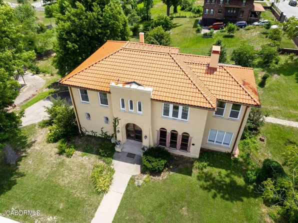 1025 Adams St, Jefferson City, MO 65101