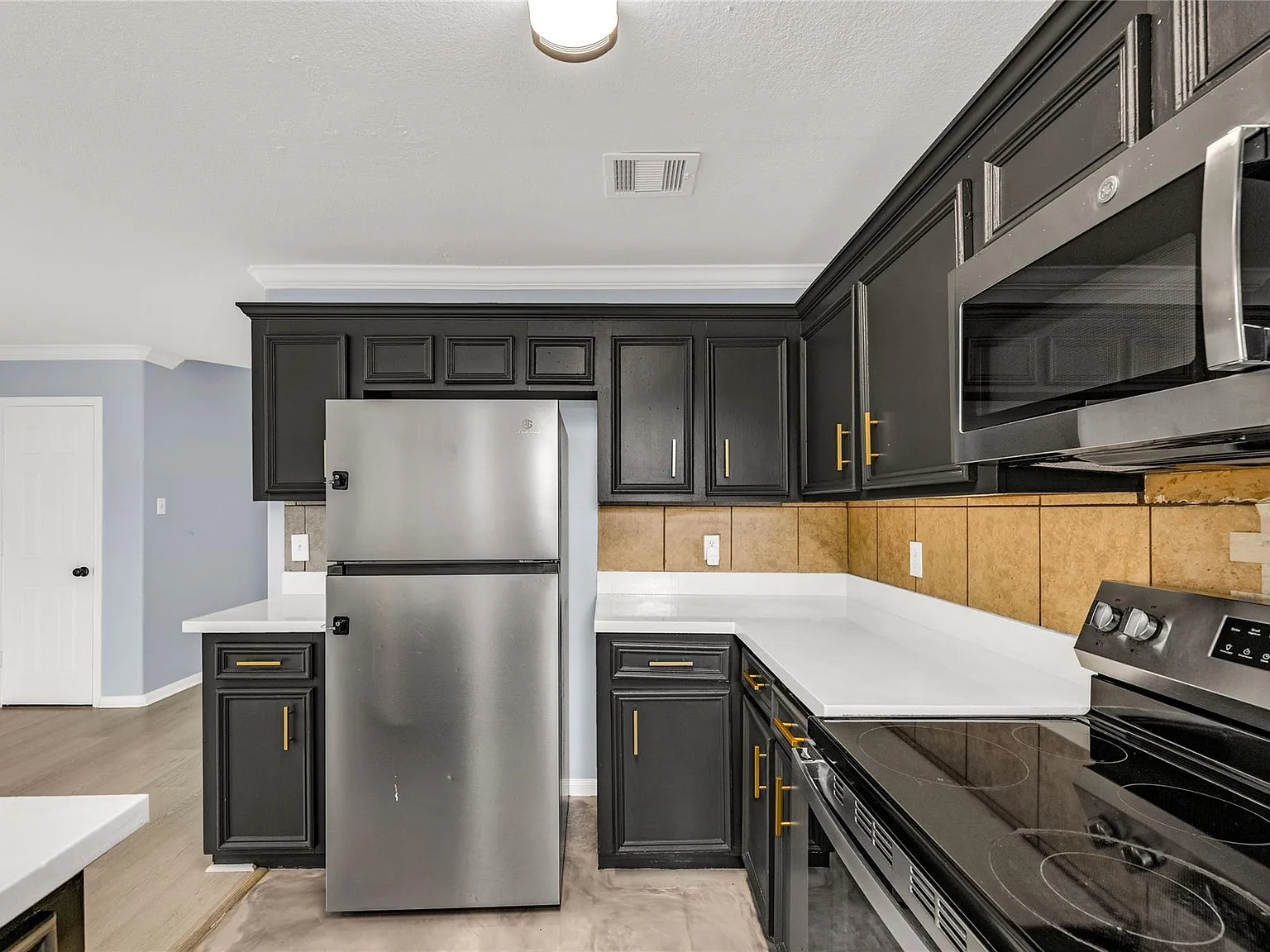 4 bed, 2.5 bath, 1912 sqft, $1,950 — Photo 3