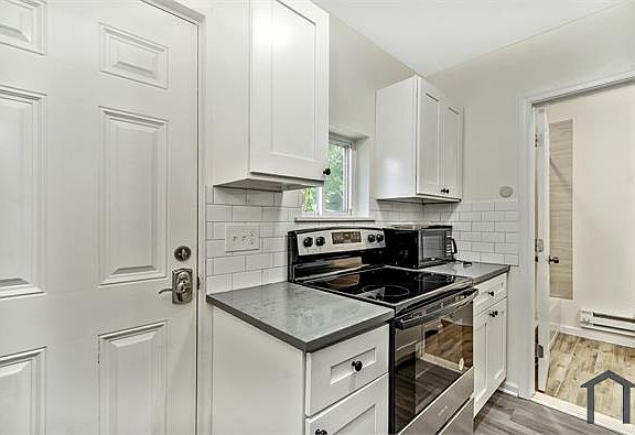 2nd image of 5625 Sprague St #C