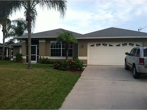 2nd image of 2125 SW 39th Ter