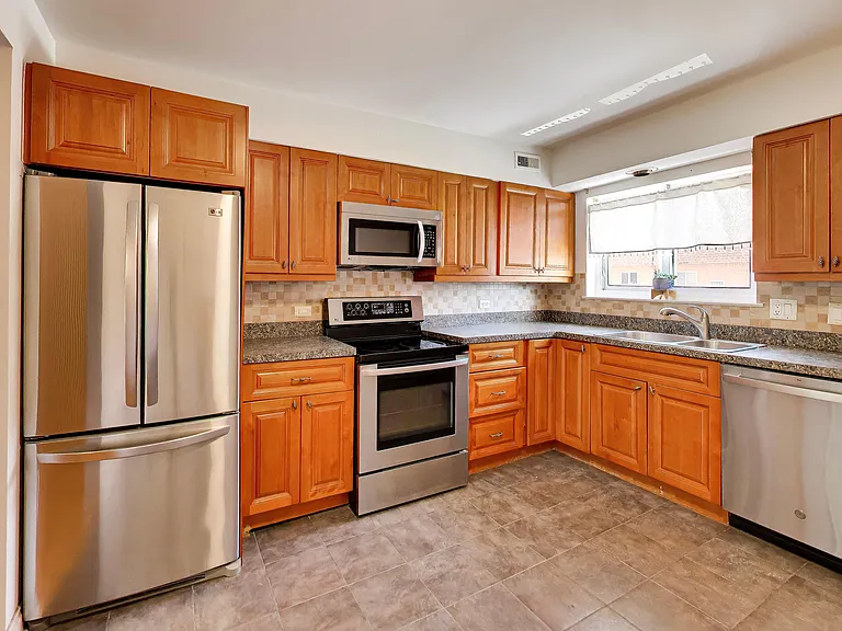 9479 Bay Colony Dr #2S — Photo 10