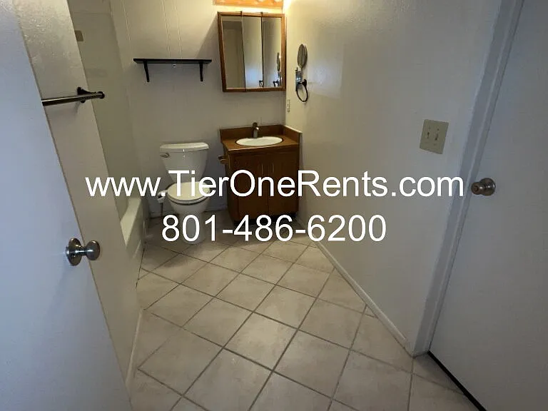 619 Angie Cir — Photo 11