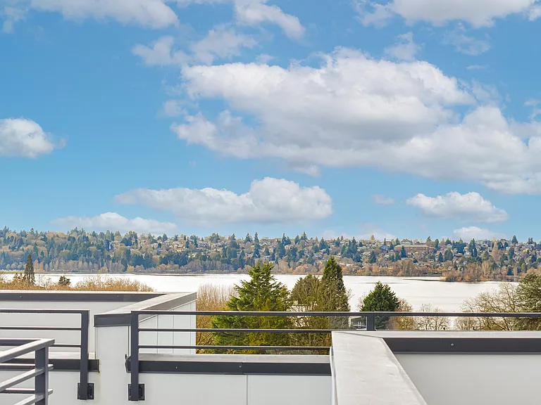 The Loop at Green Lake — Photo 19