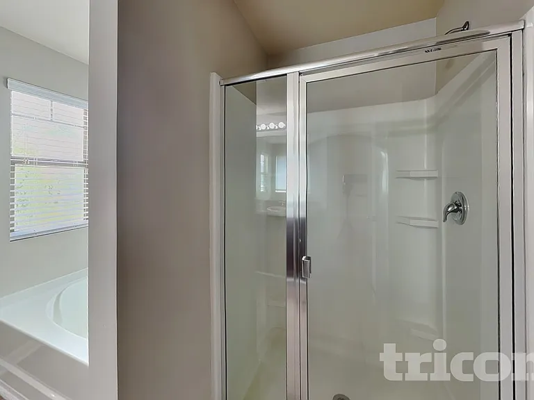 1095 Lear Dr — Photo 9