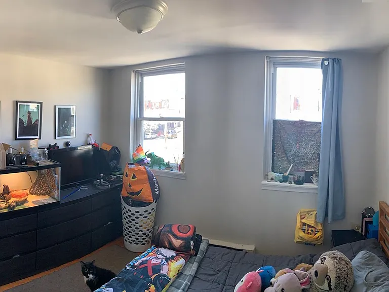1539 Spring Garden St #3R — Photo 8