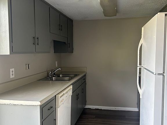 5th image of 406 Alice Dr #A