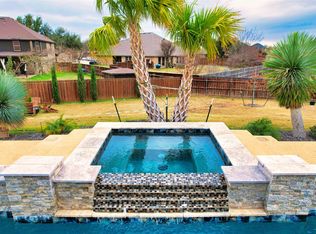 923 Southwestern Dr, Cedar Hill, TX 75104