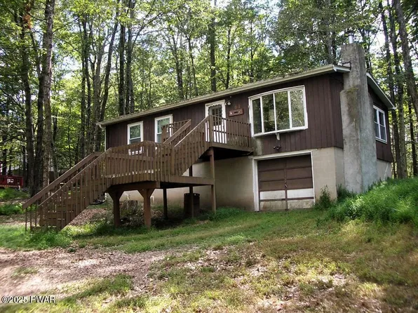 61 Windsor Rd, Hawley, PA 18428