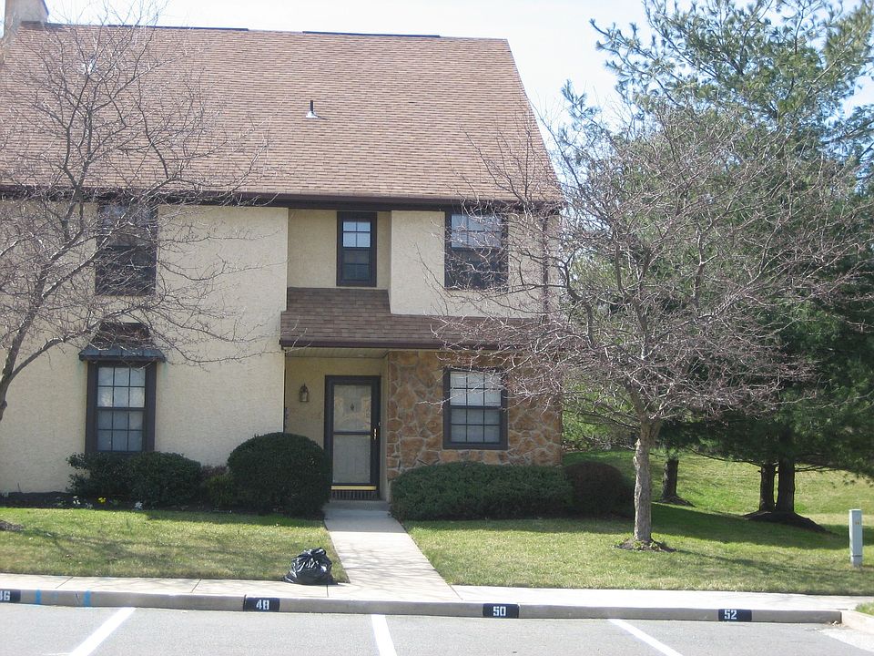Must See - First Floor Condo