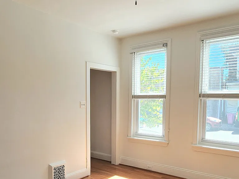 3591 Calumet St — Photo 18