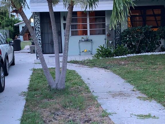 2nd image of 915 Macy St
