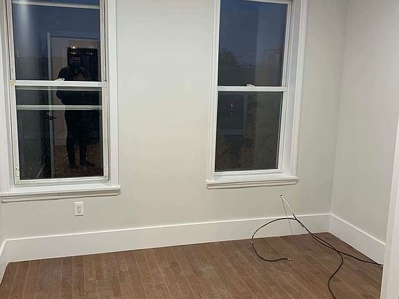 2nd image of 542 Willoughby Ave