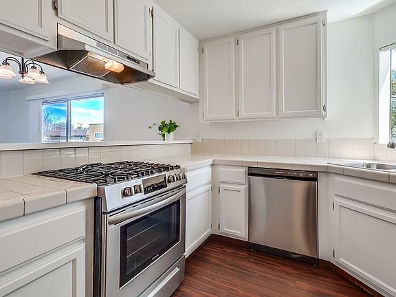 4th image of 1119 Dawson Ave #2
