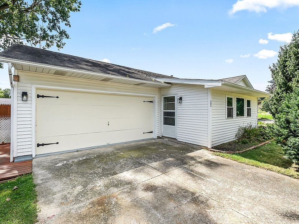 1st image of 303 Orchard Hill Dr