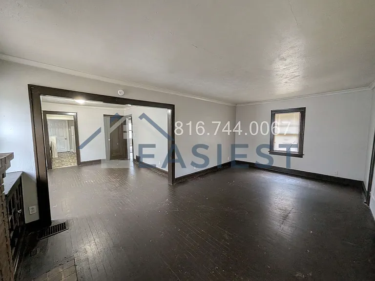 5225 Woodland Ave — Photo 2