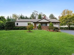 35 Thorney Ave, Huntington Station, NY 11746