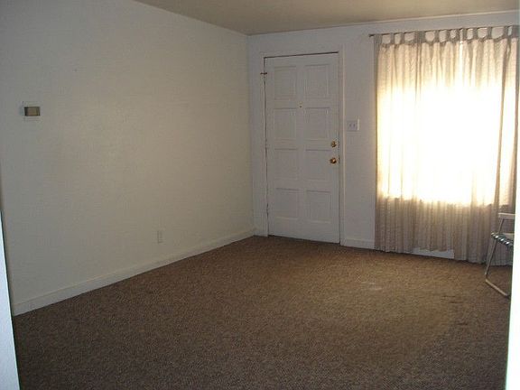 2nd image of 2205 Montana Ave