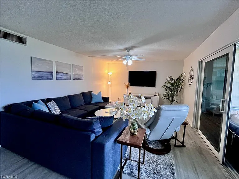209 Palm Dr #1 — Photo 9