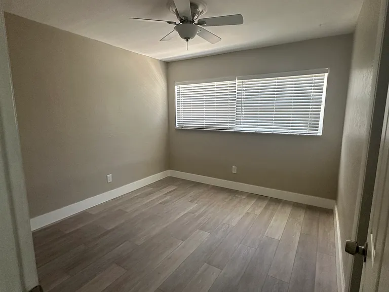 7112 S Shore Dr S — Photo 31