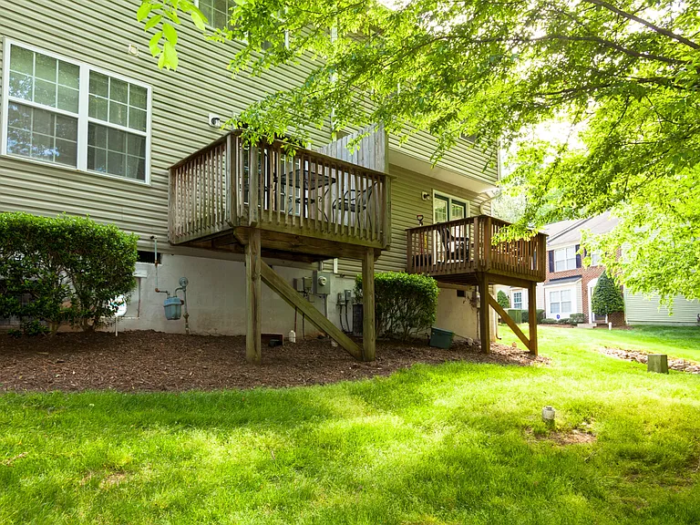 230 Blackbird Ct — Photo 16