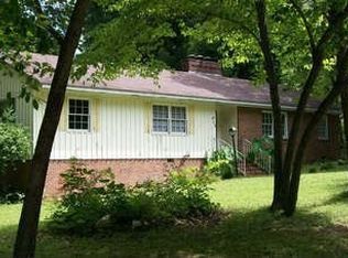 916 Crescent Dr, Lancaster, SC 29720