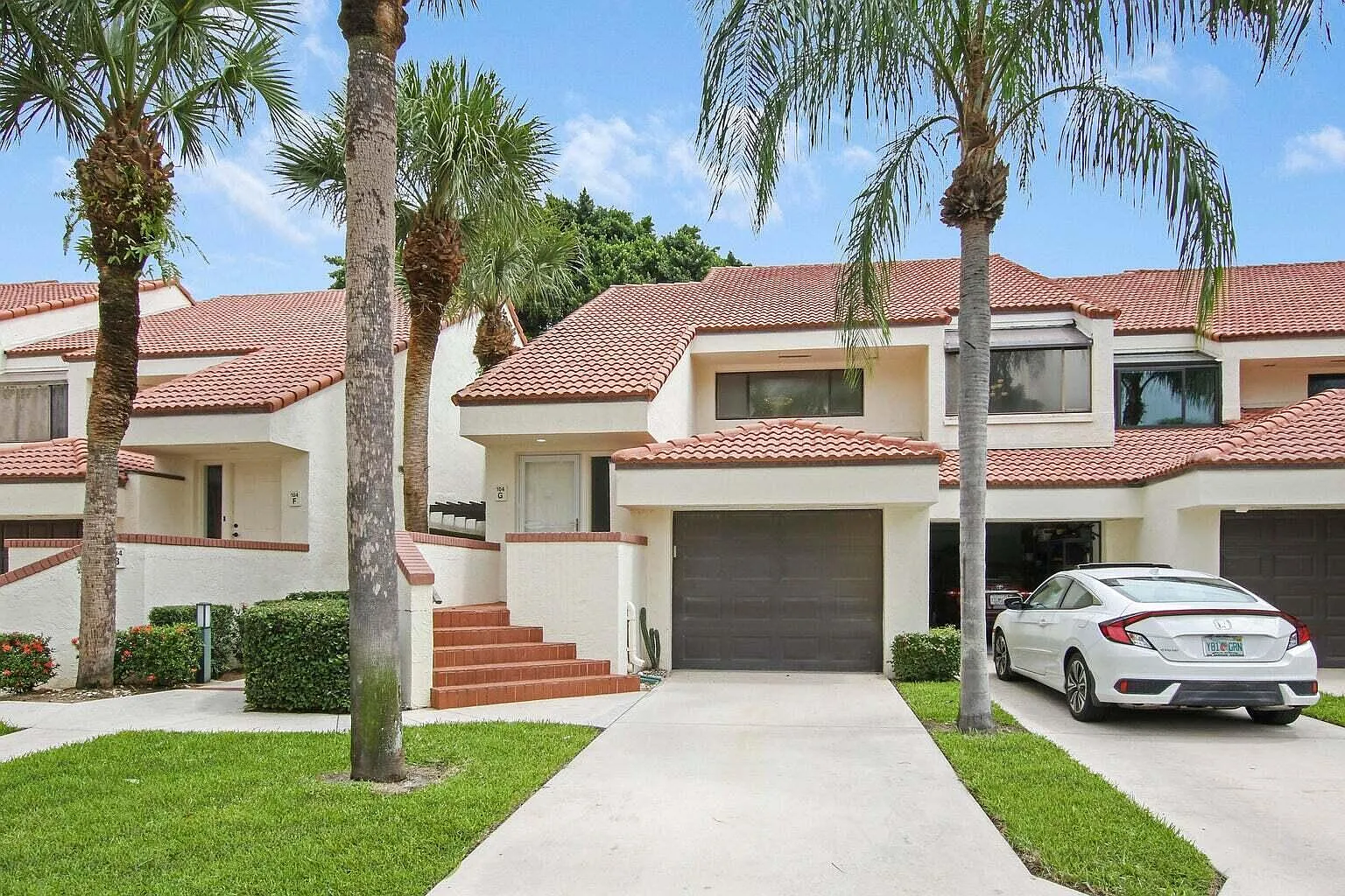 2 bed, 2.0 bath, 1451 sqft, $6,000 — Photo 2