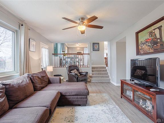 5th image of 1015 Glen Arbor Ct
