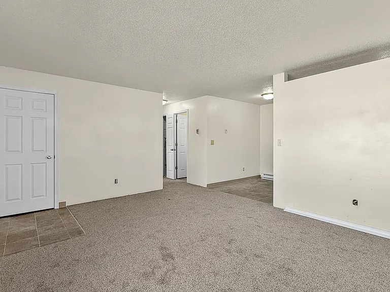 Find Your Perfect Fit at East Park Apartments! — Photo 24