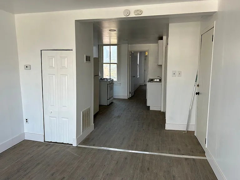 454 Pennsylvania Ave — Photo 1
