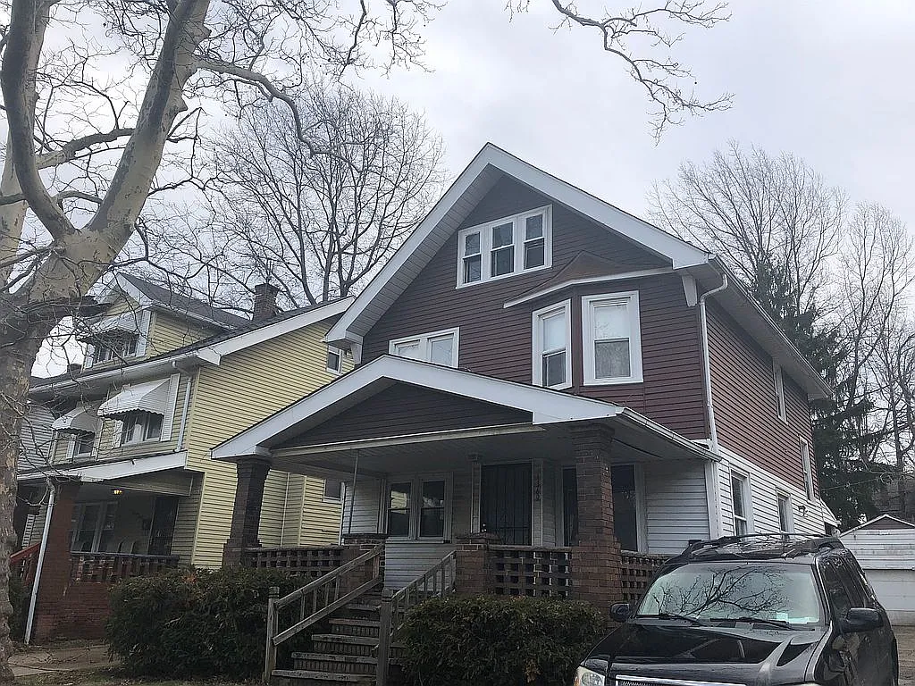 1369 Hampton Rd photo 1