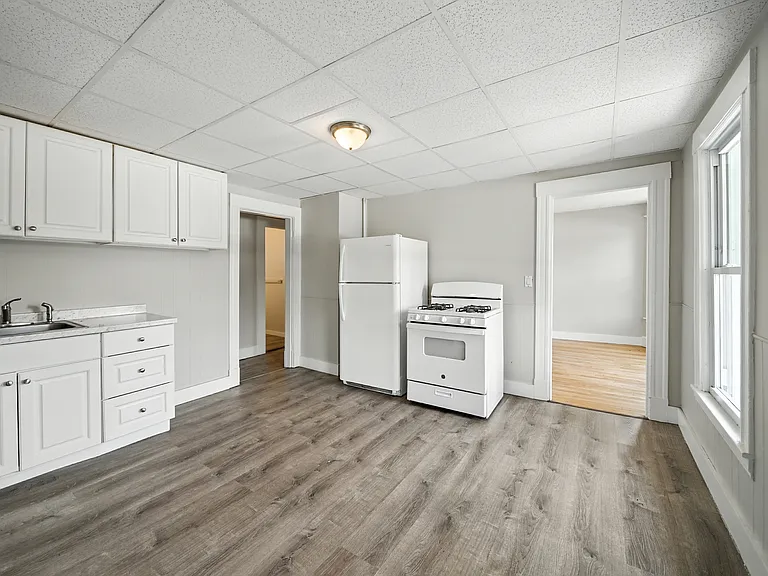 12-14 Kendall St #2 — Photo 10