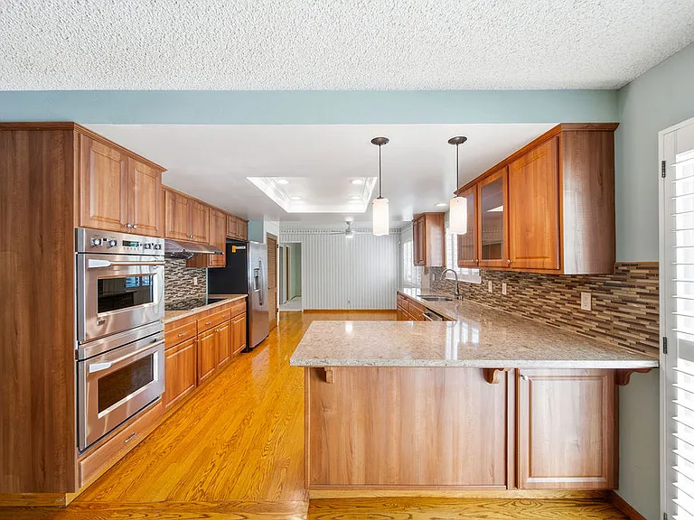 1911 Chateau Ct — Photo 6