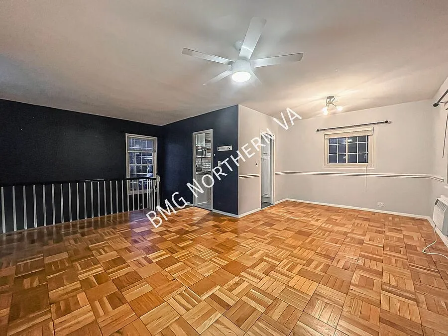 Delightful 1 Bed 1 Bath Unit In Historic Parkfairfax — Photo 3