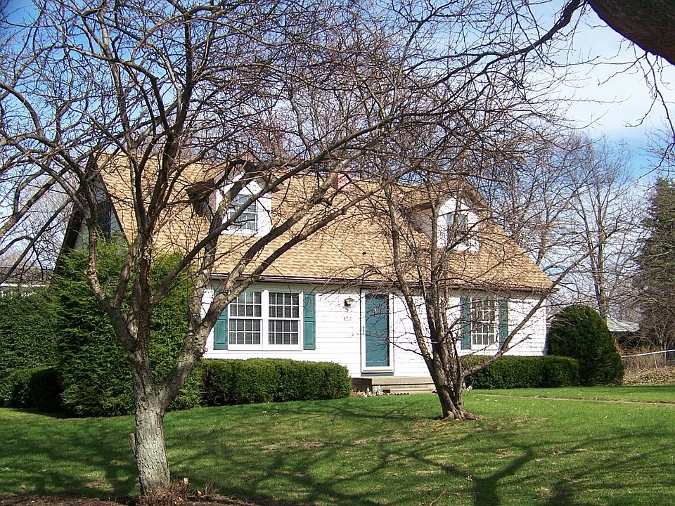 2nd image of 125 Circle Dr